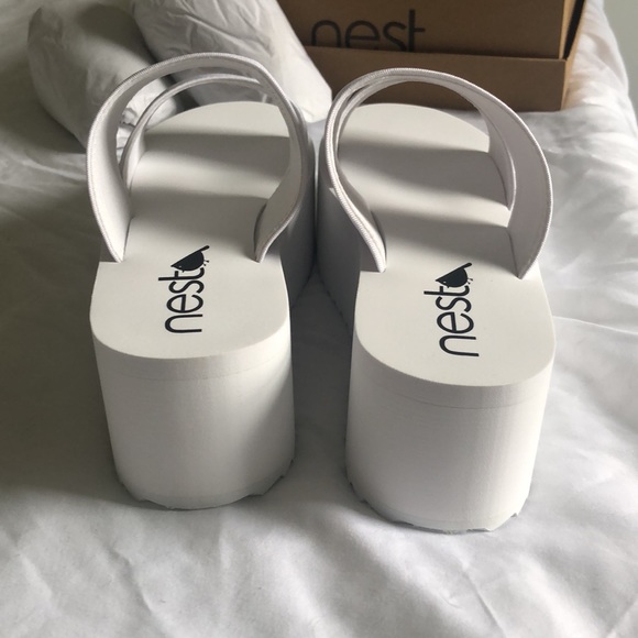 NWT WHITE PLATFORM SANDALS fits size 6 - Picture 7 of 11